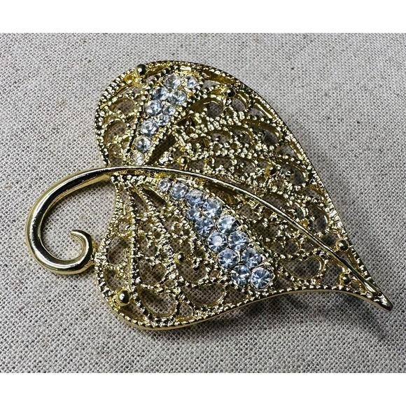 Vintage Rhinestone And Gold Heart Shape Leaf Brooch Jewelry Costume Jewelry - Picture 3 of 6